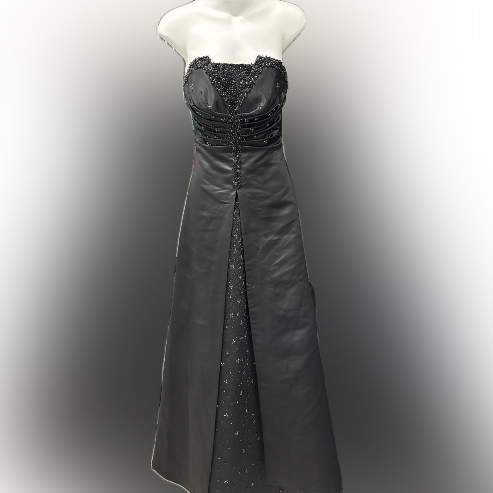 Elegant Black Strapless Evening Gown